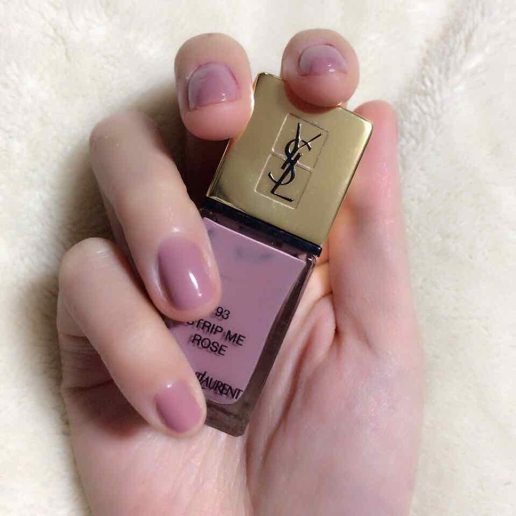 手先も冬仕様にシフト♡身体もホッと温まるようなネイルポリッシュにのサムネイル