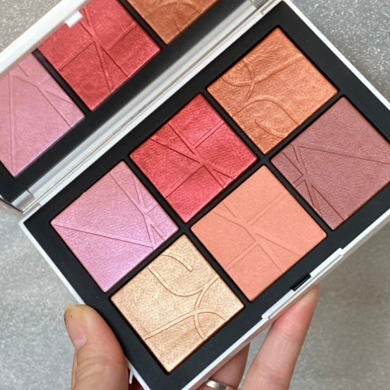 オールザットグリターズ ライトリフレクティング チークパレット /NARS/パウダーチークを使ったクチコミ(2枚目)