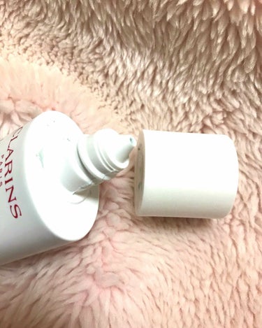 UV-プラス マルチ デイ スクリーン スペシャルサイズ50mL (ブルー)/CLARINS/化粧下地を使ったクチコミ（3枚目）