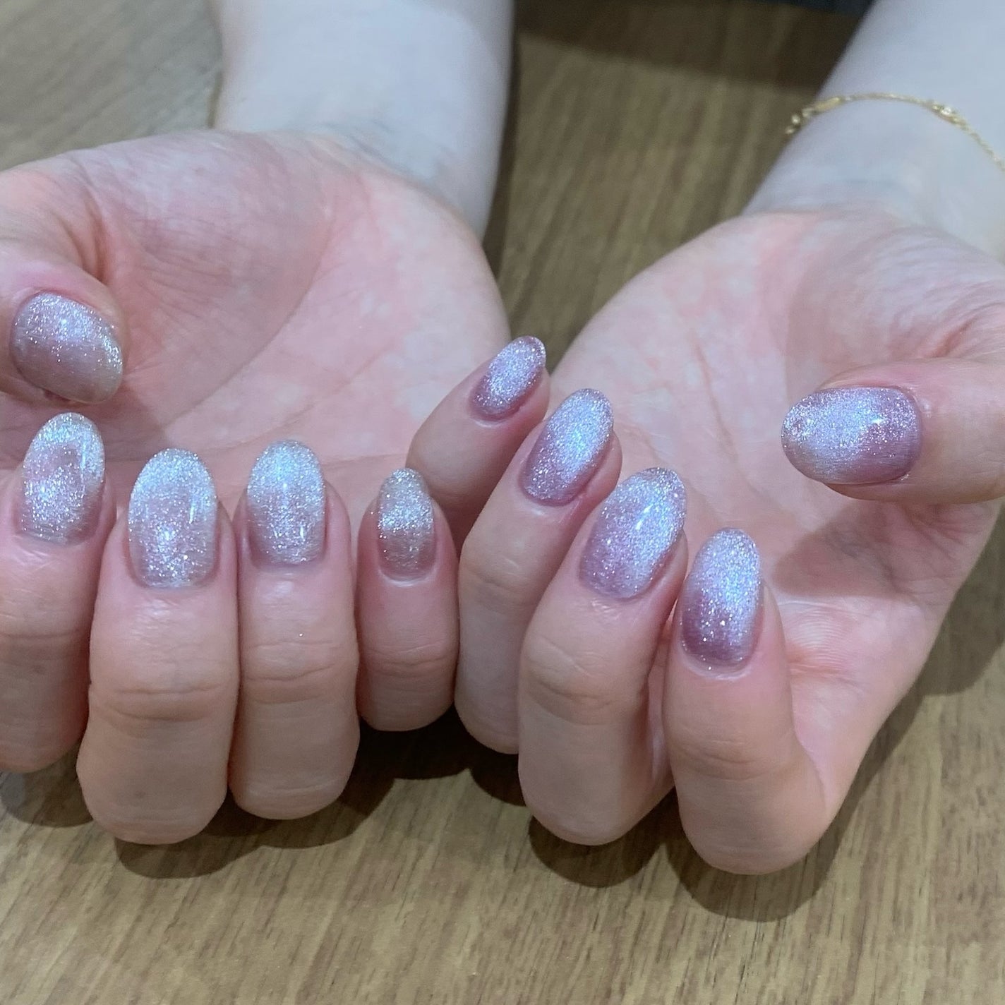 👾👾👾MAYUMI👾👾👾 on LIPS 「ネイル変えてきました( ̄ー ̄)絶妙に右手と左手がチグハグカラー..」(1枚目)