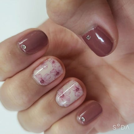 ネイルホリック リミテッドカラー Sweets Holic BE862/ネイルホリック/マニキュアの画像