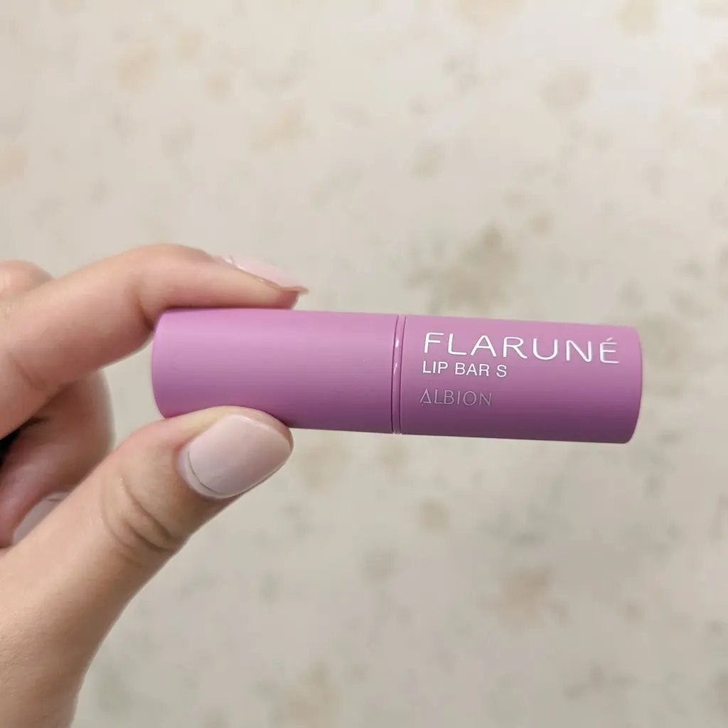 SAAYA on LIPS 「ALBIONフラルネリップバーS〈リップトリートメント〉甘くフ..」(2枚目)