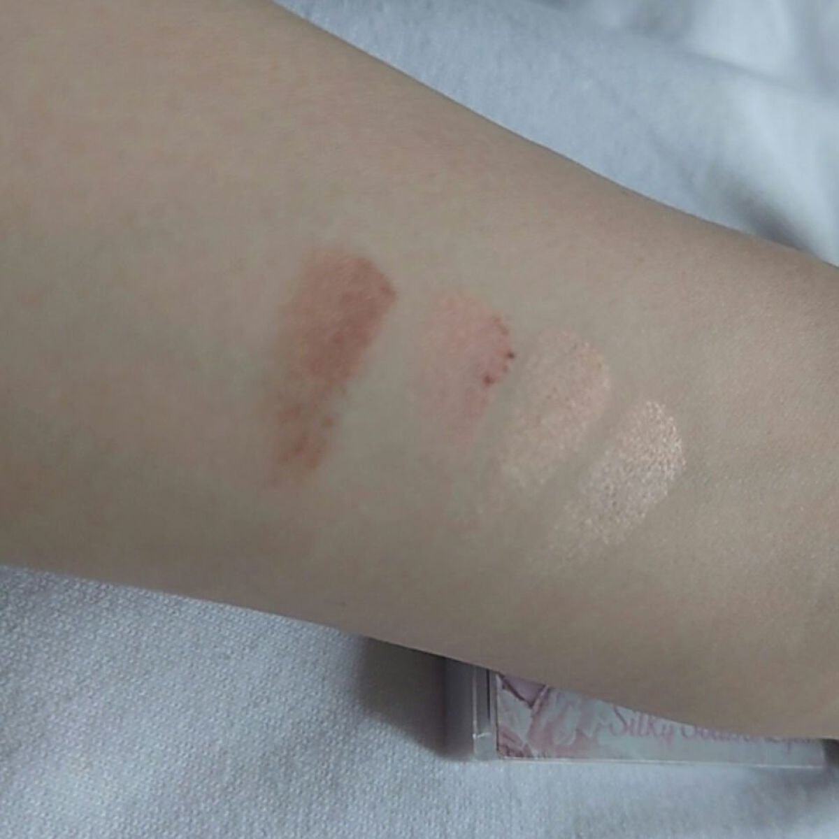 シルキースフレアイズ/キャンメイク/アイシャドウパレットを使ったクチコミ(3枚目)