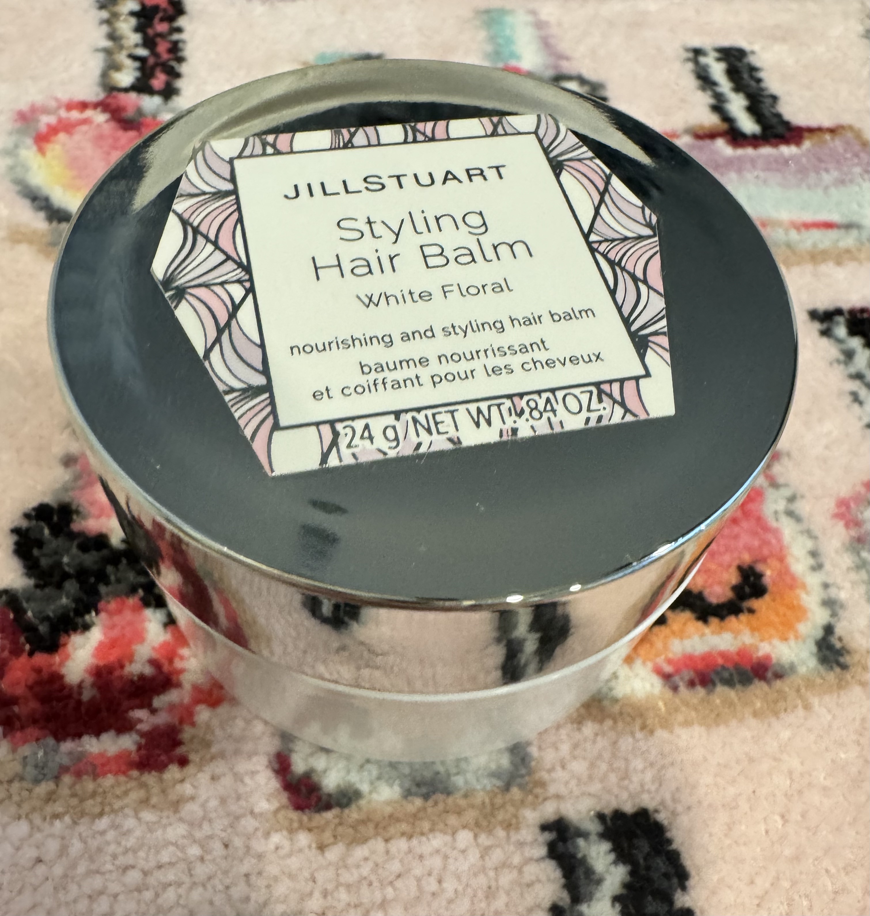 JILL STUART スタイリング ヘアバーム ホワイトフローラルのクチコミ「ヘアバームも可愛い香り🩷
 #梅雨に負けないヘアケア ..」（1枚目）