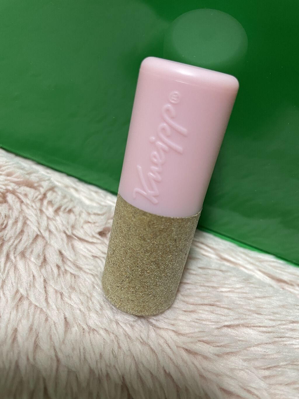 オーガニック リップバーム スイートアーモンドの香り/クナイプ/リップケアを使ったクチコミ（1枚目）