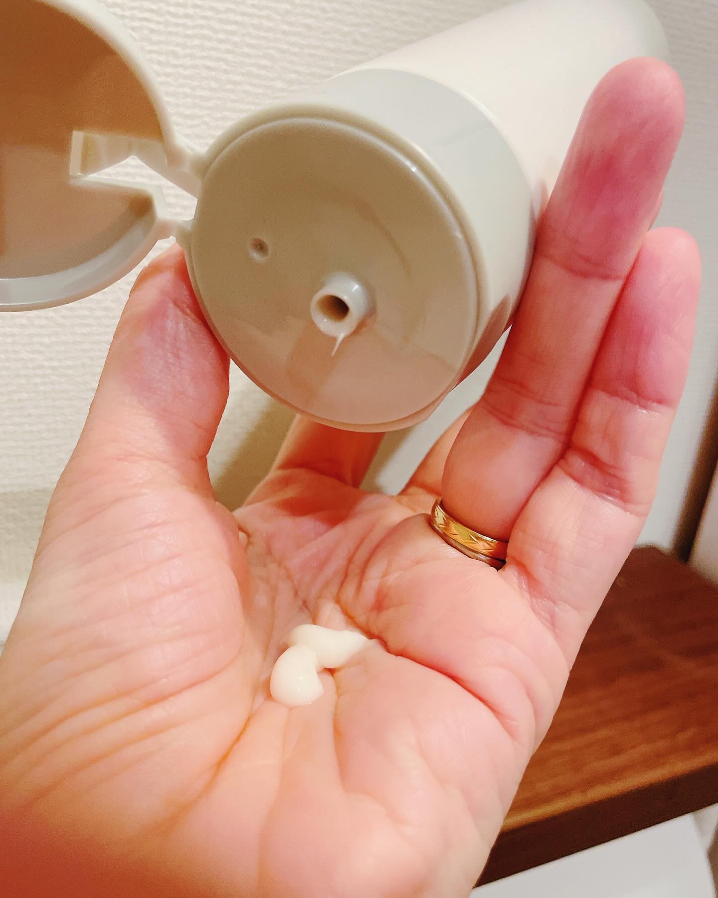 ララポルトヘアエマルジョン/need near/ヘアミルクを使ったクチコミ（2枚目）