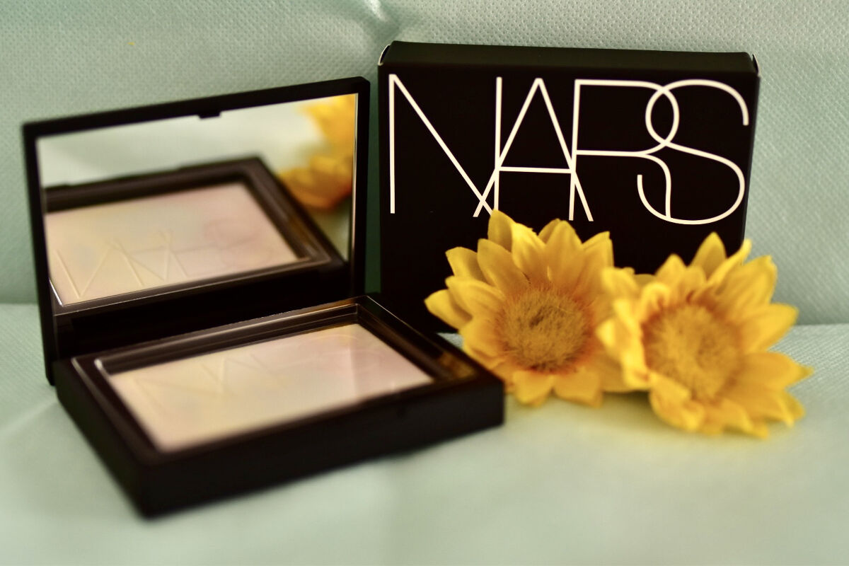 ライトリフレクティング プリズマティックパウダー/NARS/プレストパウダーを使ったクチコミ（1枚目）