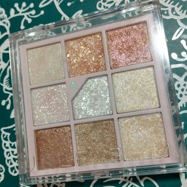 The Bella collection eyeshadow palette mini/CELEFIT/アイシャドウパレットを使ったクチコミ（2枚目）