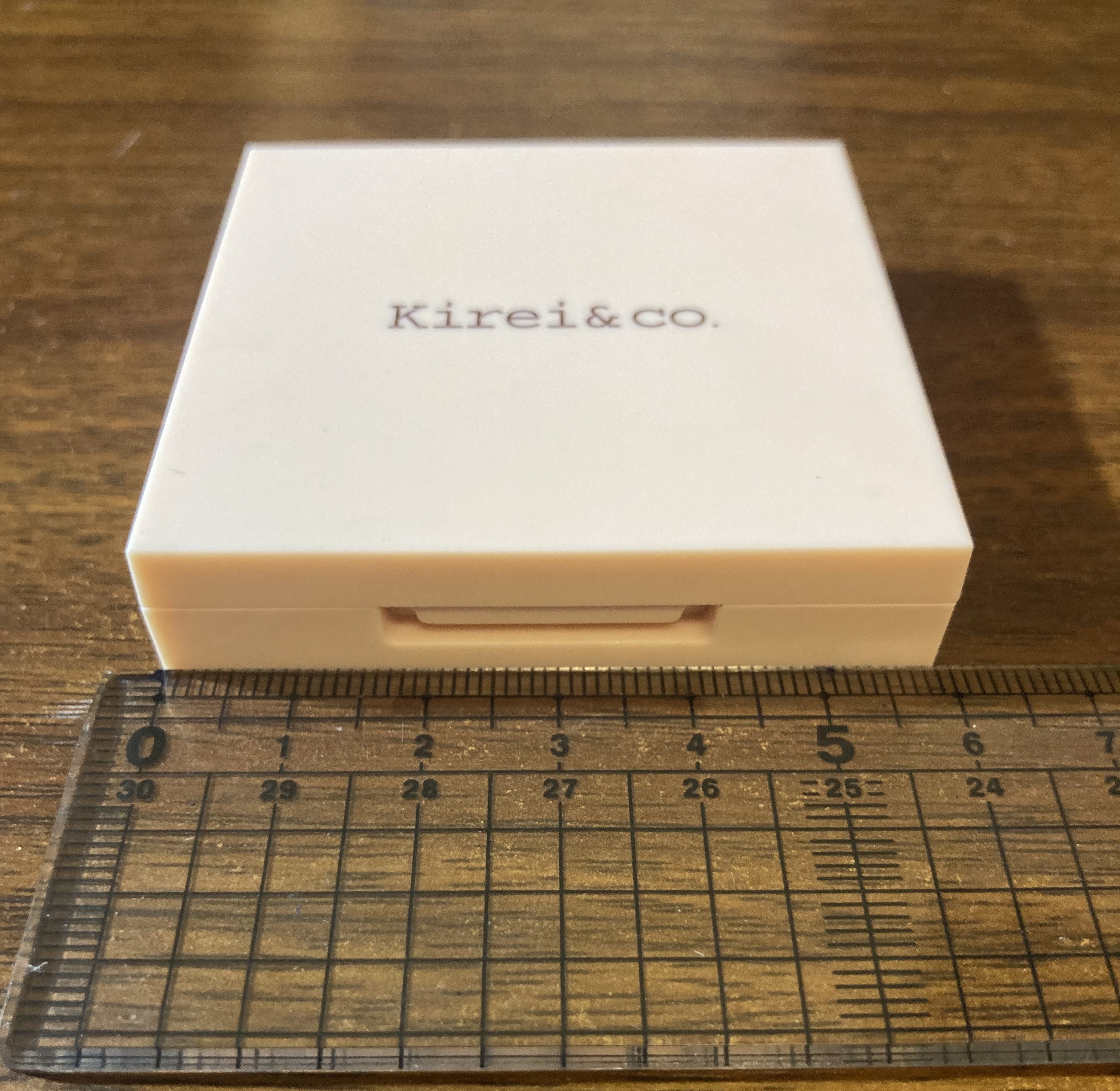 アイシャドウベース/Kirei&co./アイシャドウベースを使ったクチコミ（2枚目）