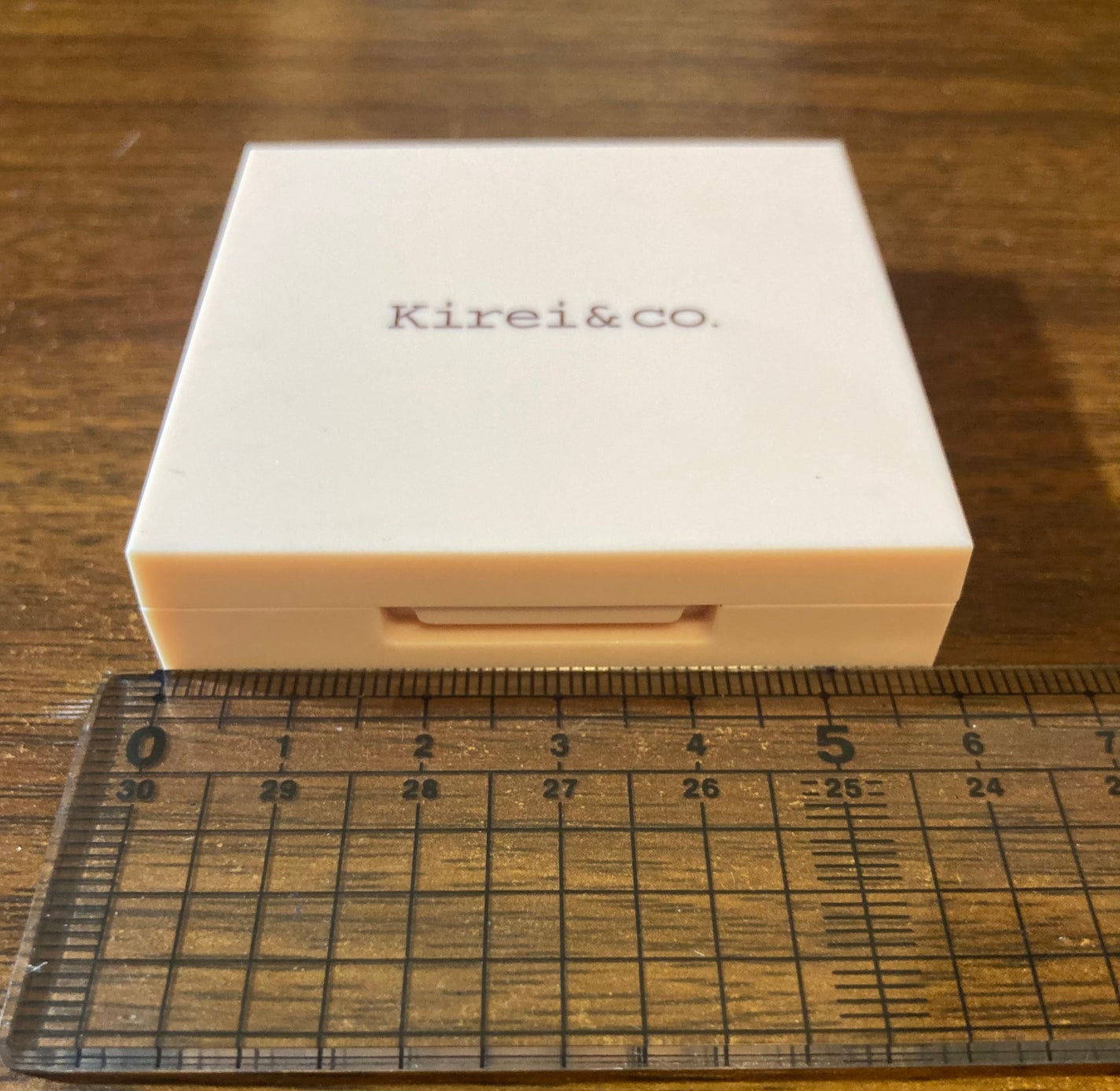 アイシャドウベース/Kirei&co./アイシャドウベースを使ったクチコミ(2枚目)