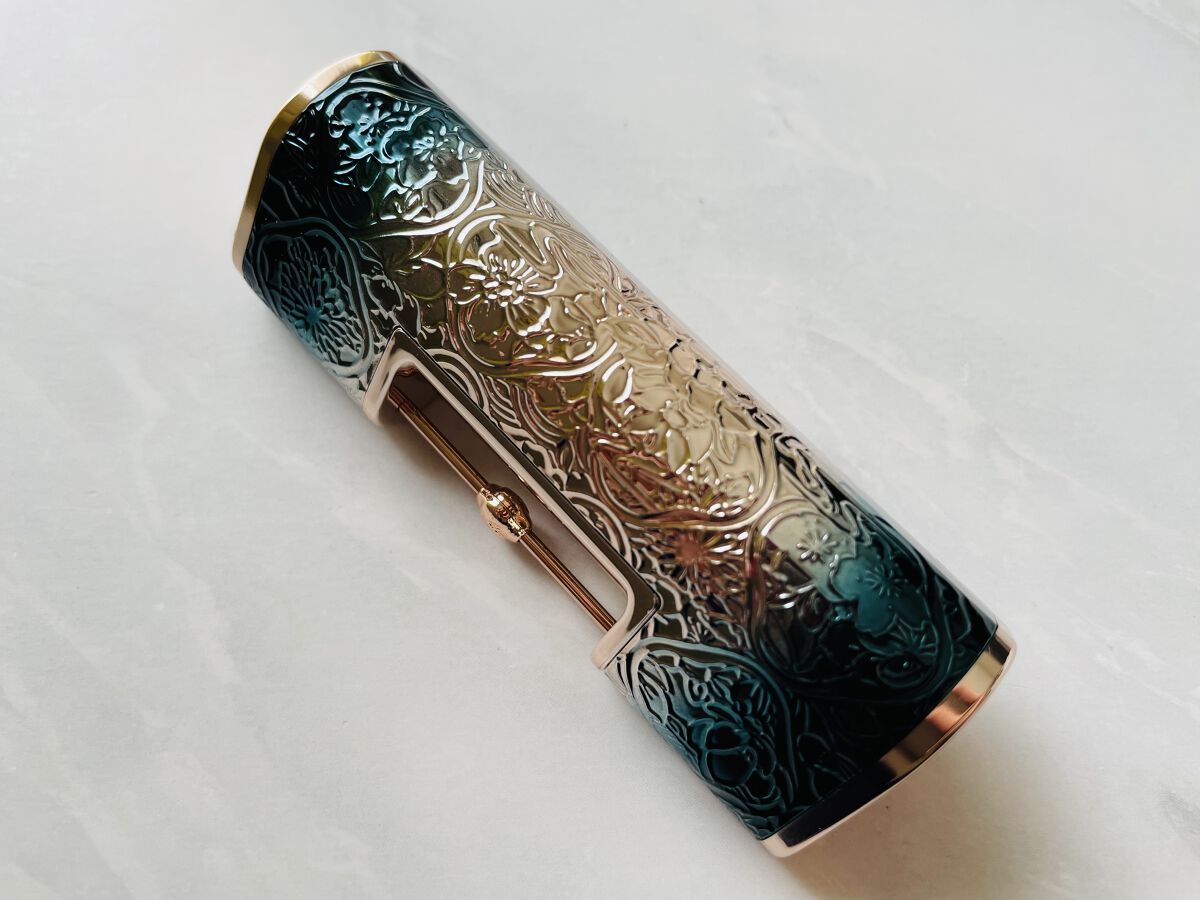 百花同心錠 彫刻リップ/花西子/口紅を使ったクチコミ（3枚目）