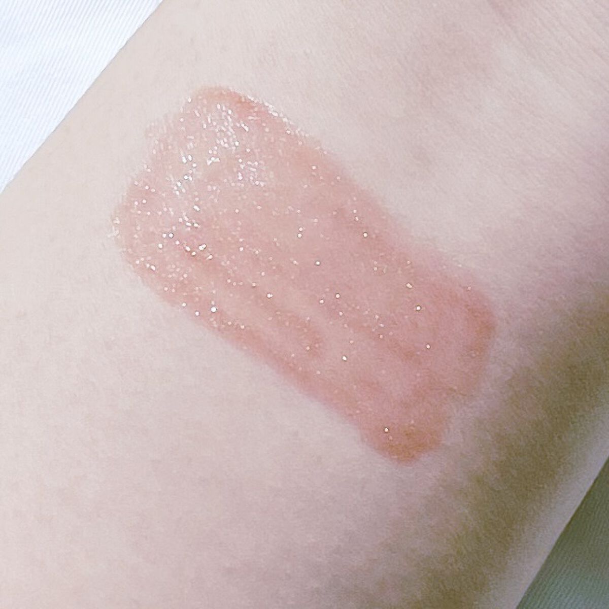 プランピングミコリップ 04 アンバーラピス/aZTK/リップグロスを使ったクチコミ（3枚目）