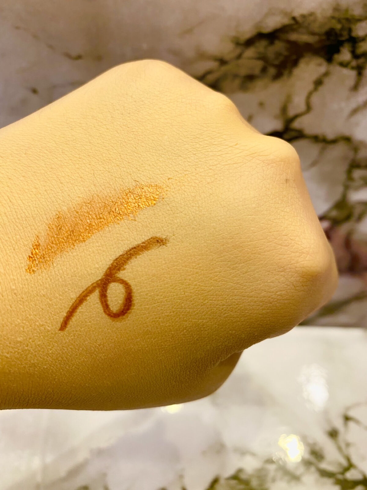 「密着アイライナー」ショート筆リキッド/デジャヴュ/リキッドアイライナーを使ったクチコミ（2枚目）