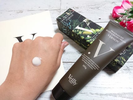 ベイリー フレグランスボディ&ハンドクリーム V/veilly /ボディクリームを使ったクチコミ(2枚目)