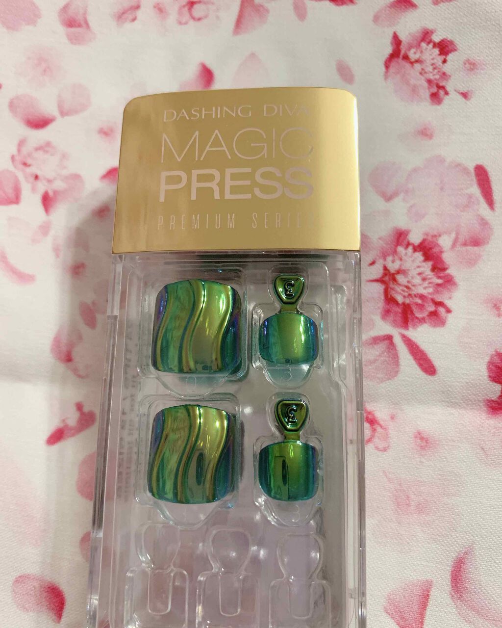 1秒ネイルマジックプレス/DASHINGDIVA MAGICPRESS/ネイルチップ・パーツを使ったクチコミ（2枚目）