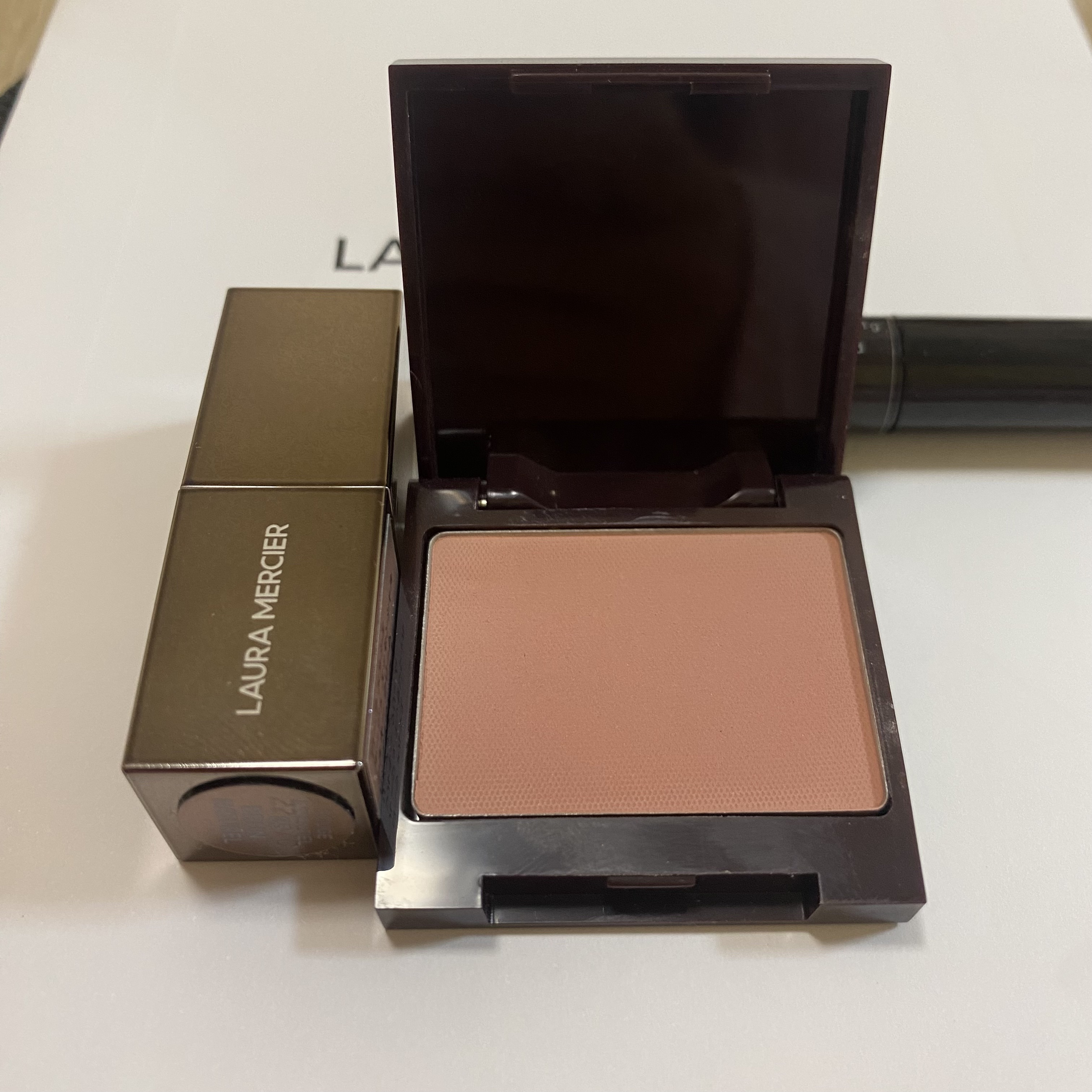 ルージュ エッセンシャル シルキー クリーム リップスティック/ローラ メルシエ/口紅を使ったクチコミ（3枚目）