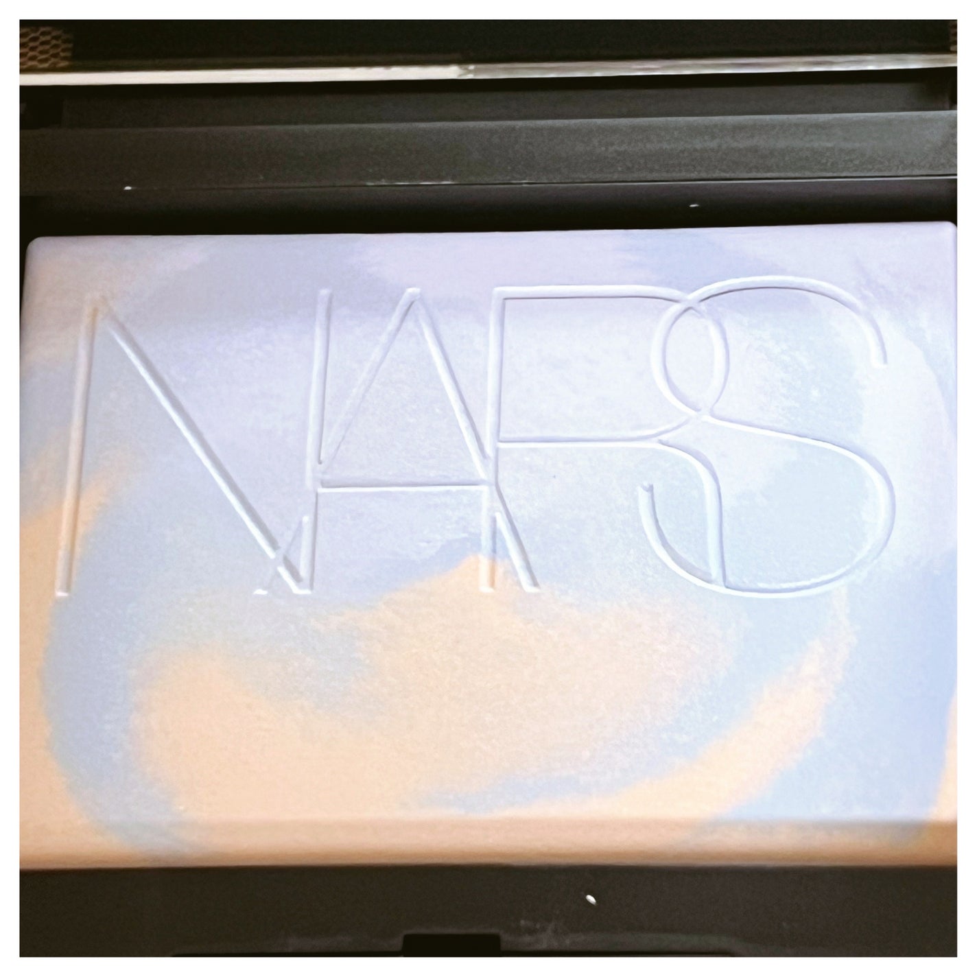 ライトリフレクティング プリズマティックパウダー/NARS/プレストパウダーを使ったクチコミ(3枚目)
