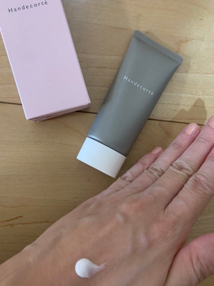 ハンデコルテ/キユートピア/ネック・デコルテケアを使ったクチコミ(1枚目)