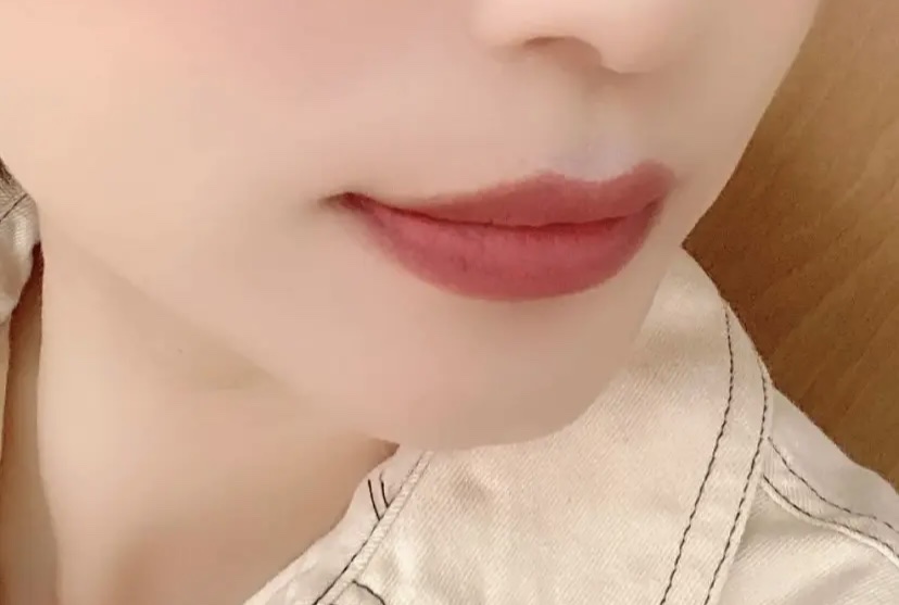 スムースマットリップスティック 06 MIA/Laka/口紅を使ったクチコミ（2枚目）