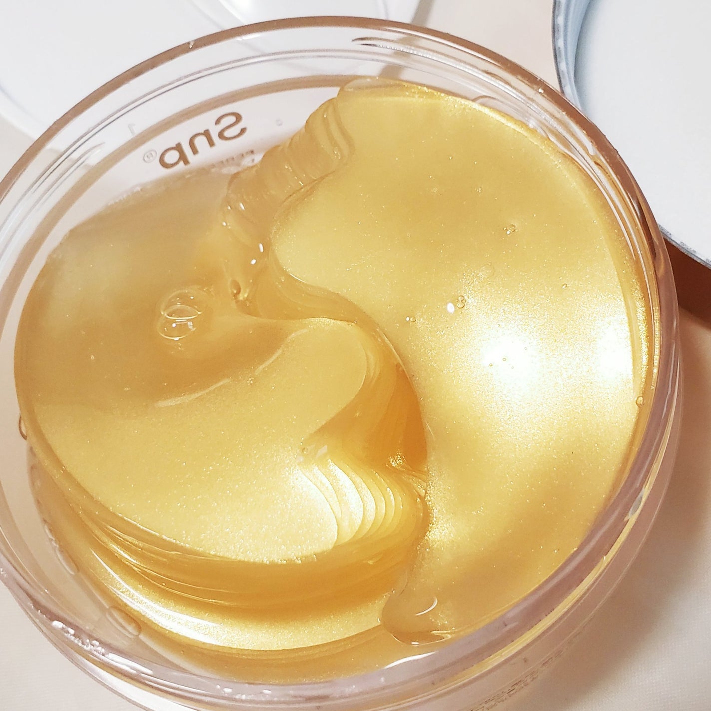 ゴールドコラーゲンパーフェクションアイパッチ/SNP/シートマスク・パックを使ったクチコミ(6枚目)