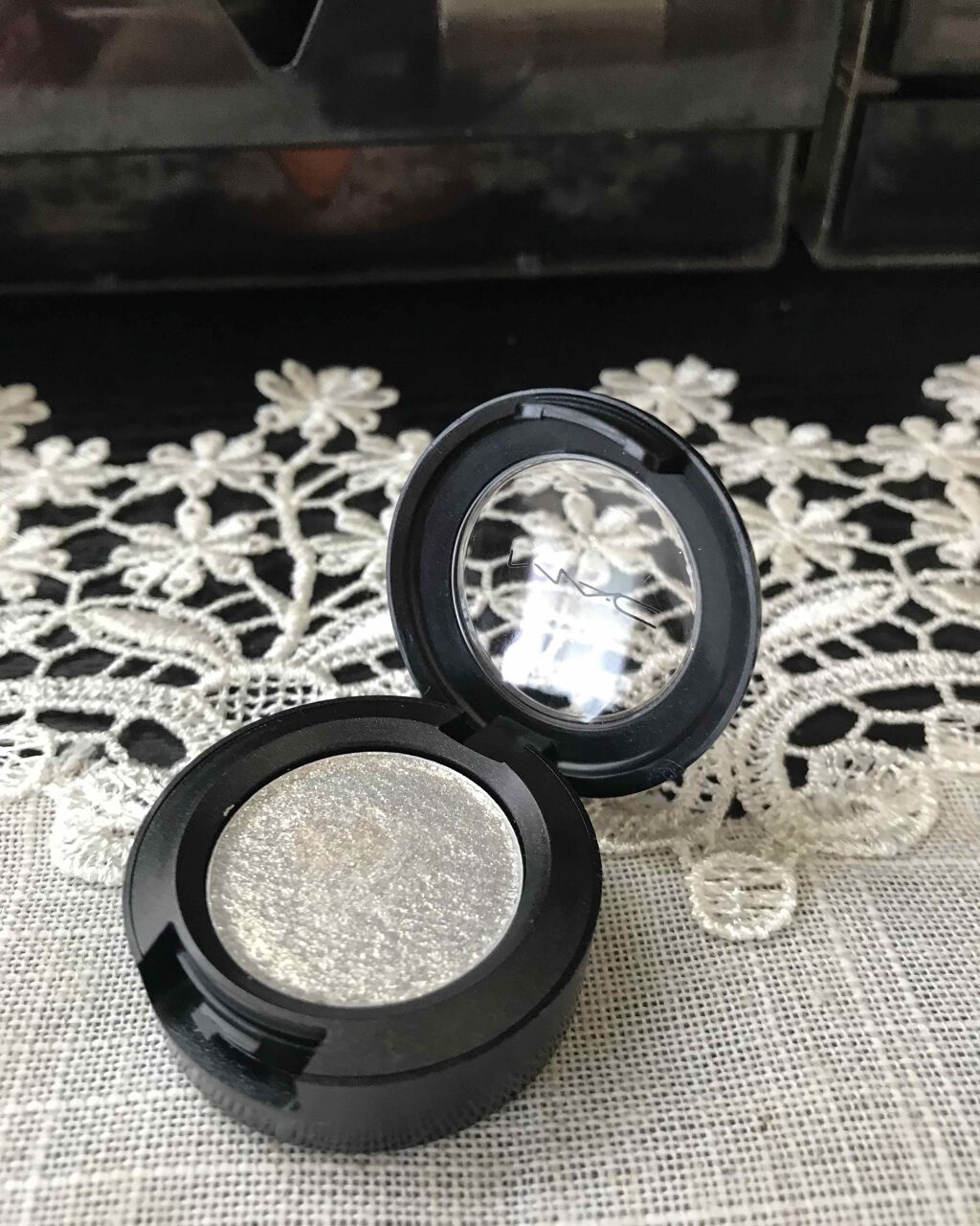 ダズルシャドウ/M・A・C/単色アイシャドウを使ったクチコミ(1枚目)