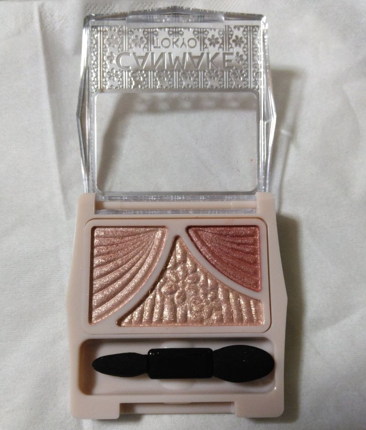 ジューシーピュアアイズ/キャンメイク/アイシャドウパレットを使ったクチコミ（3枚目）