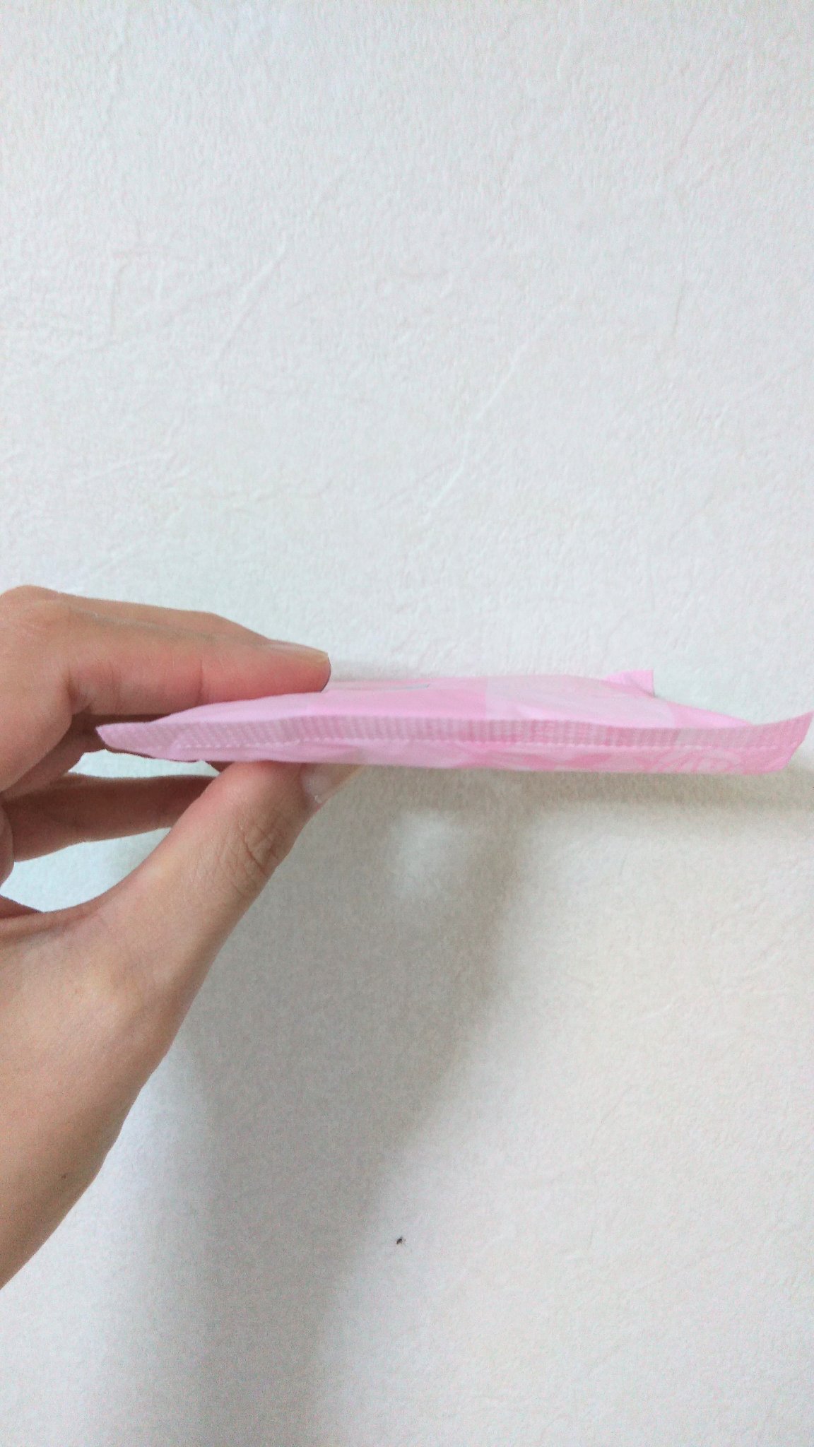 スリムガード スイートローズの香り（特に多い昼用 １８コ入）/ロリエ/ナプキンを使ったクチコミ（3枚目）