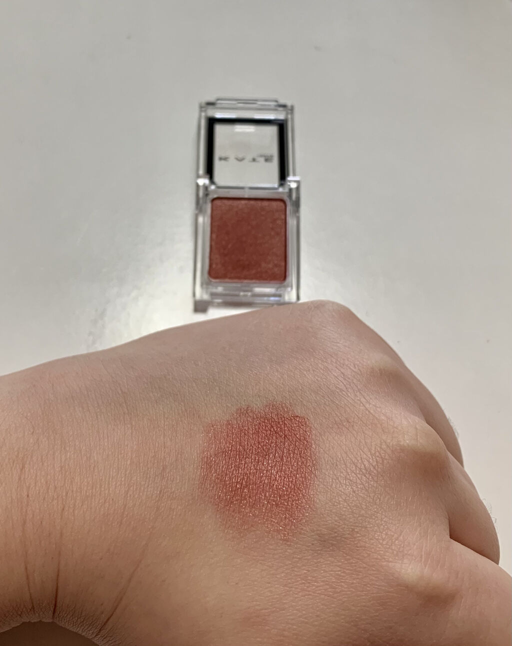 ケイト ザ アイカラー 054 グリッターブラウン/KATE/単色アイシャドウを使ったクチコミ（2枚目）