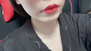 a on LIPS 「GIVENCHYの赤リップツヤ感があり、使いやすいと思います。..」（5枚目）