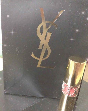 大好きなリップのご紹介です✨

   ♡YSL ヴォリュプテシャイン♡
【#16 オレンジインパーティネント】

発色      ☆☆☆☆☆
色持ち  ☆☆☆☆☆
香り      ☆☆☆☆☆
保湿力  