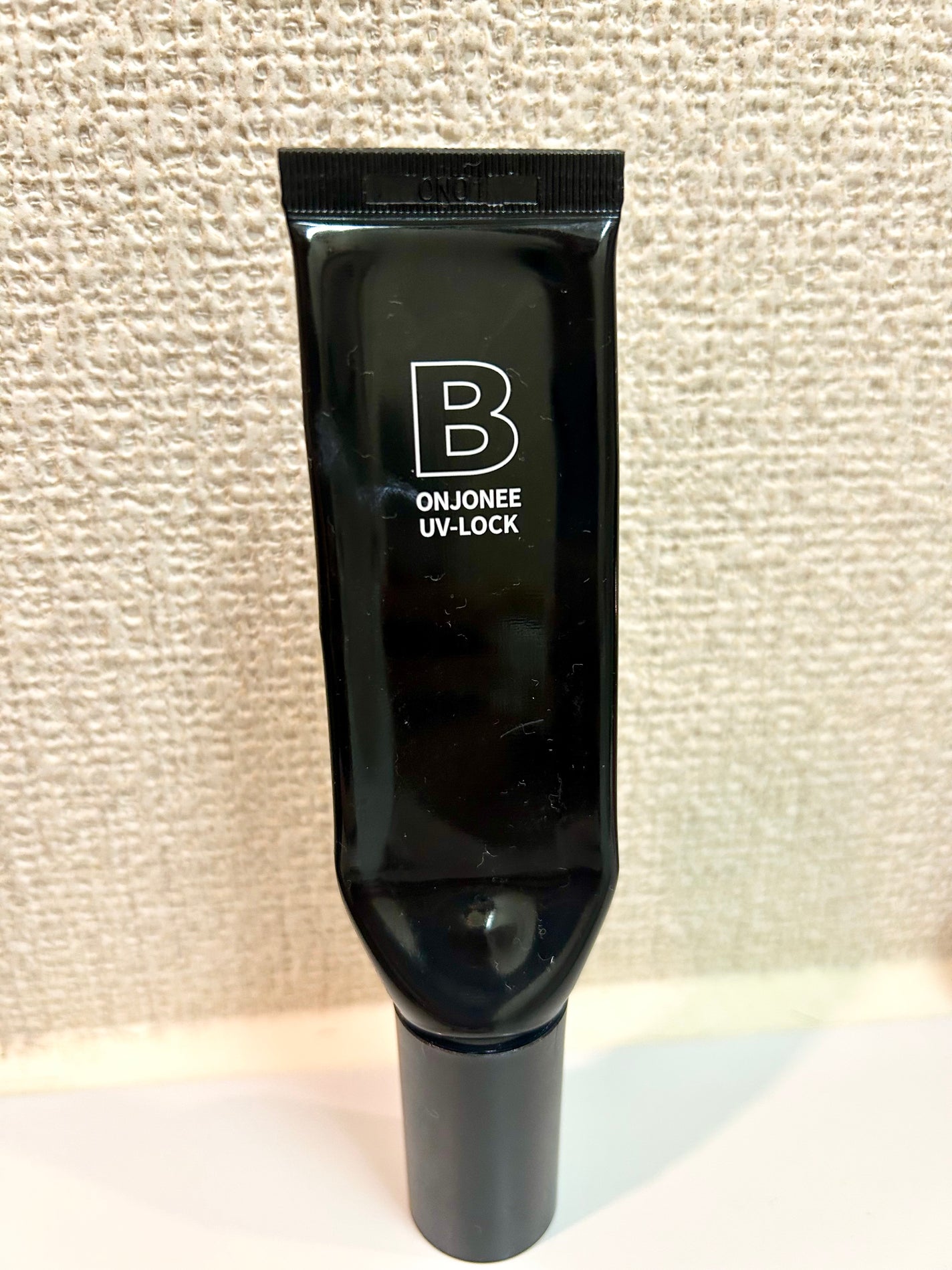 試してみた】ラションブ UVロック LA CHOMBのリアルな口コミ 試してみた】ラションブ UVロック LA CHOMBのリアルな口コミ