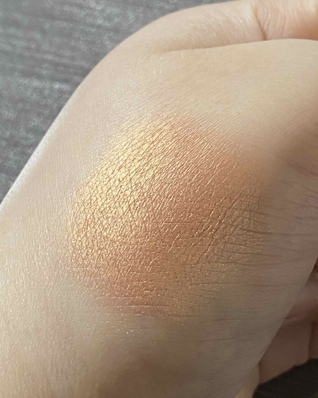 スモール アイシャドウ エクスペンシブ ピンク/M・A・C/単色アイシャドウを使ったクチコミ（3枚目）