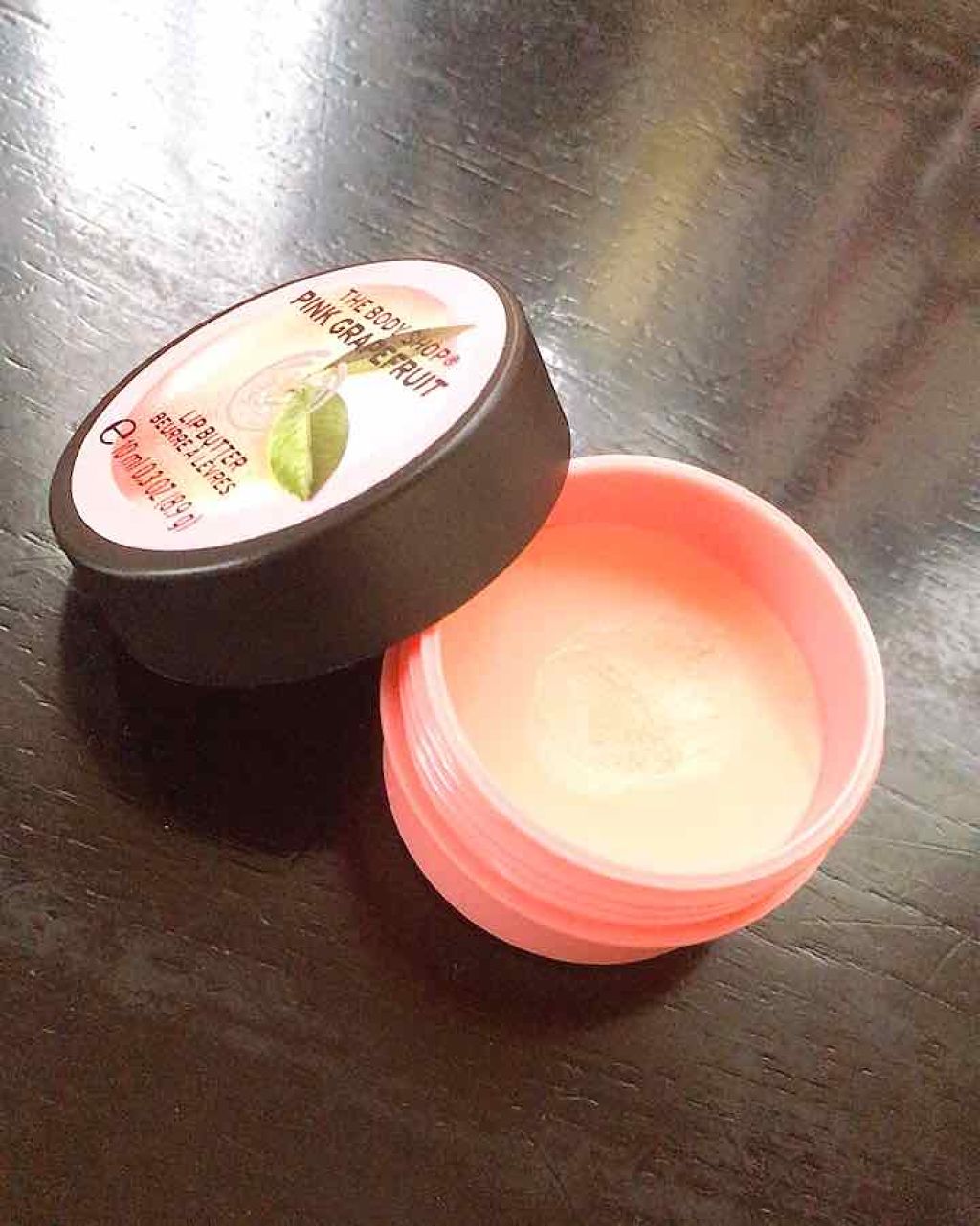 ピンクグレープフルーツ リップバター/THE BODY SHOP/リップケアを使ったクチコミ(2枚目)