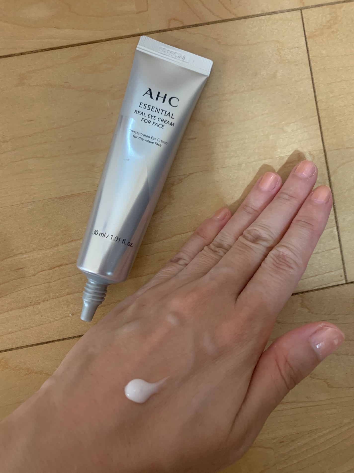 エッセンシャル リアル アイクリーム フォーフェイス/AHC/アイケア・アイクリームを使ったクチコミ(1枚目)