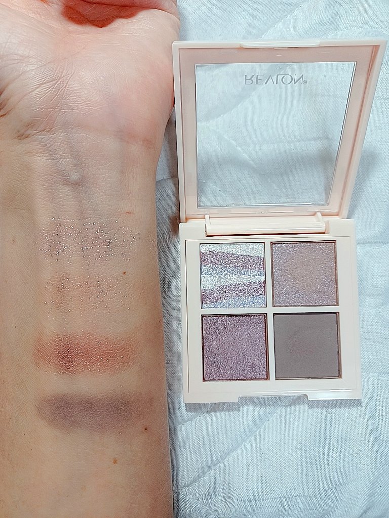 レブロン ダズル アイシャドウ クアッド 006 サファリ シマー/REVLON/アイシャドウパレットを使ったクチコミ（3枚目）
