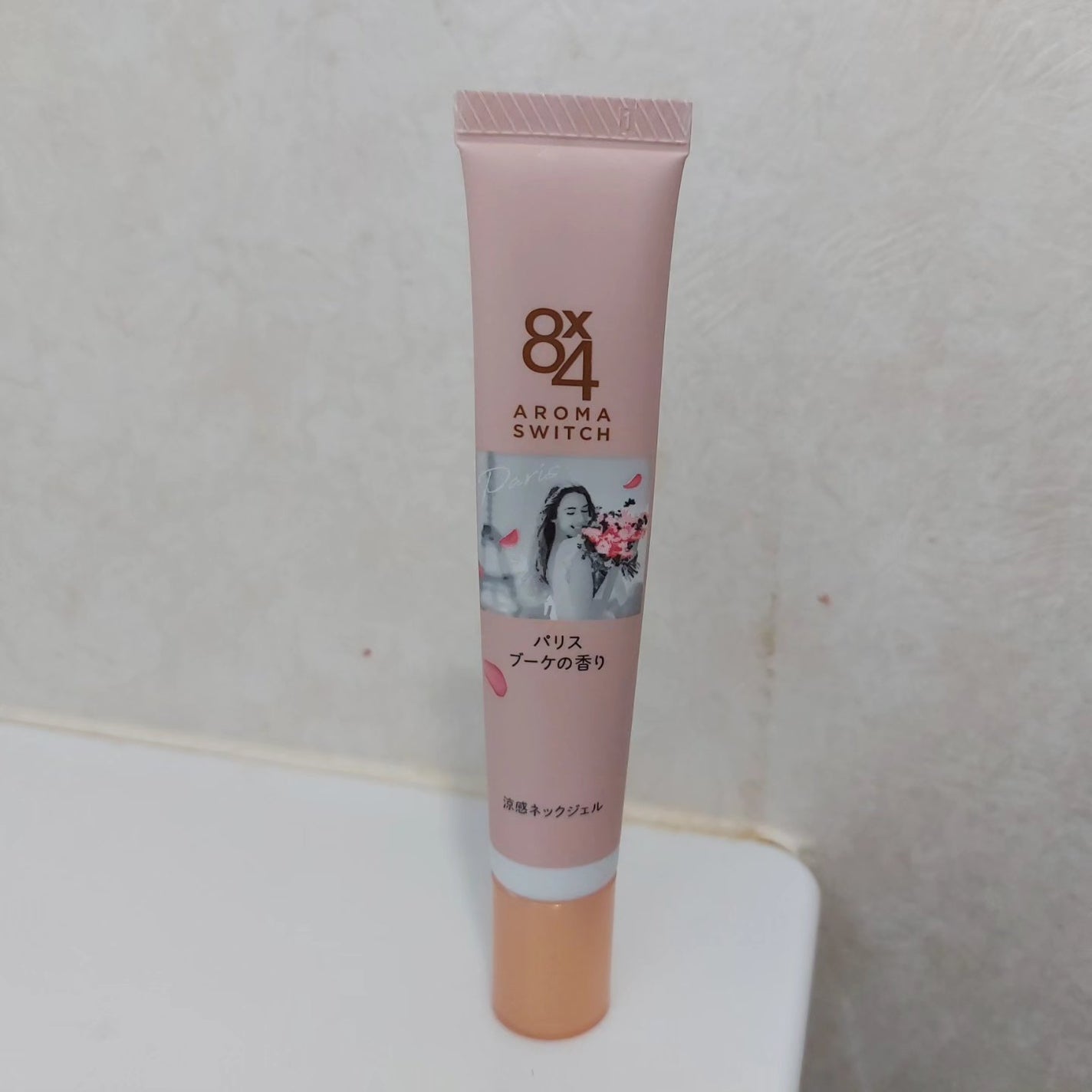8x4 アロマスイッチ 涼感ネックジェル パリスブーケの香り/8x4/デオドラント・制汗剤を使ったクチコミ(4枚目)