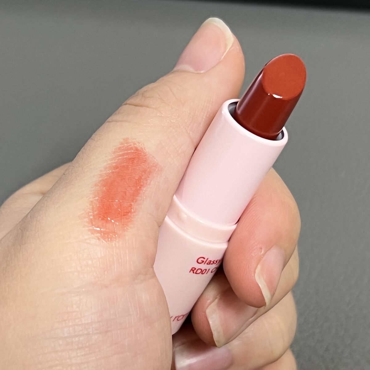 アンドバイロムアンド グラッシーバーム RD01 チリウェイ/&nd by rom&nd/口紅を使ったクチコミ（2枚目）