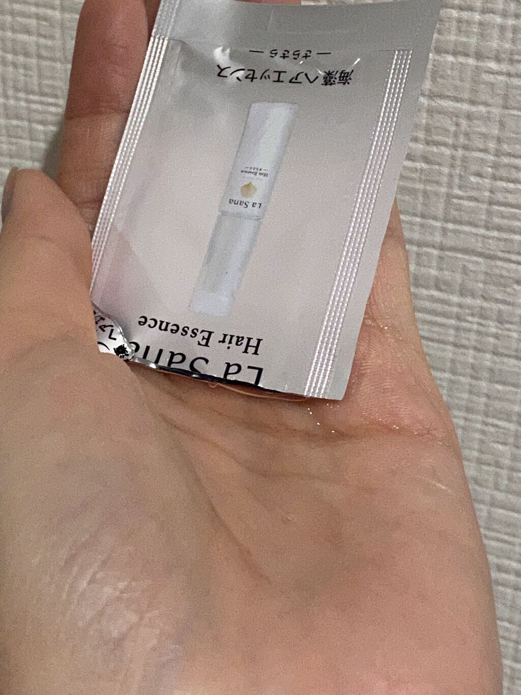 ラサーナ 海藻 ヘア エッセンス さらさらのクチコミ「ラサーナ
海藻 ヘア エッセンス さらさら 
フローラル＆フルーティーのやわらかな香り。2ml.....」（3枚目）