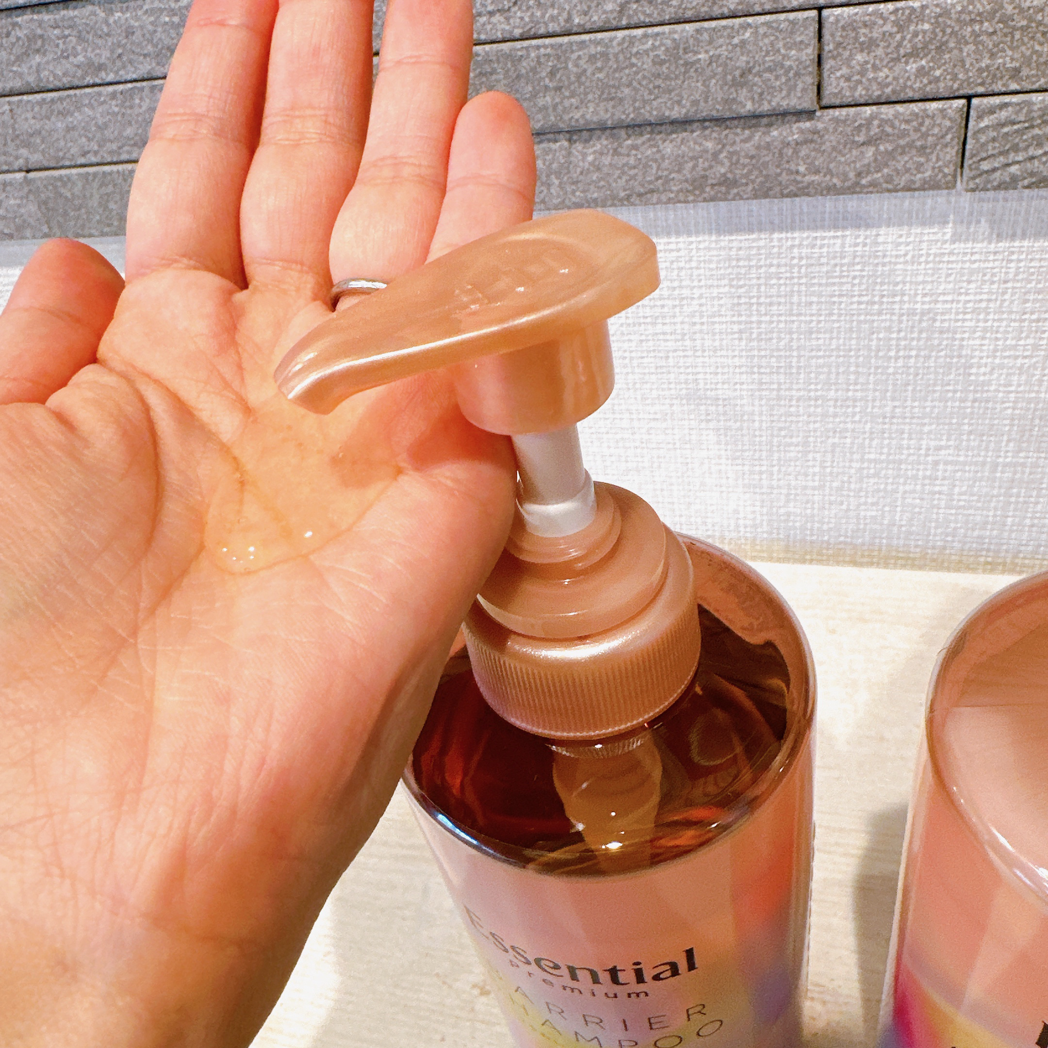 エッセンシャルプレミアム バリアシャンプー・コンディショナー シルキー＆スムース/エッセンシャル/市販シャンプーを使ったクチコミ（3枚目）