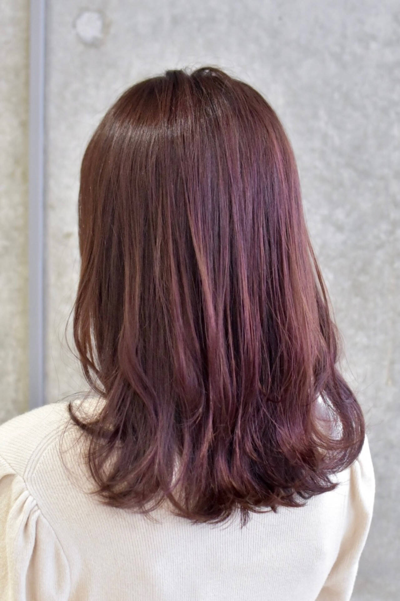 「赤・赤茶系の人気ヘアカラーを紹介！市販ヘアカラー剤おすすめ8選【暗め・明るめ・ブリーチありなし】」の画像（#570005）