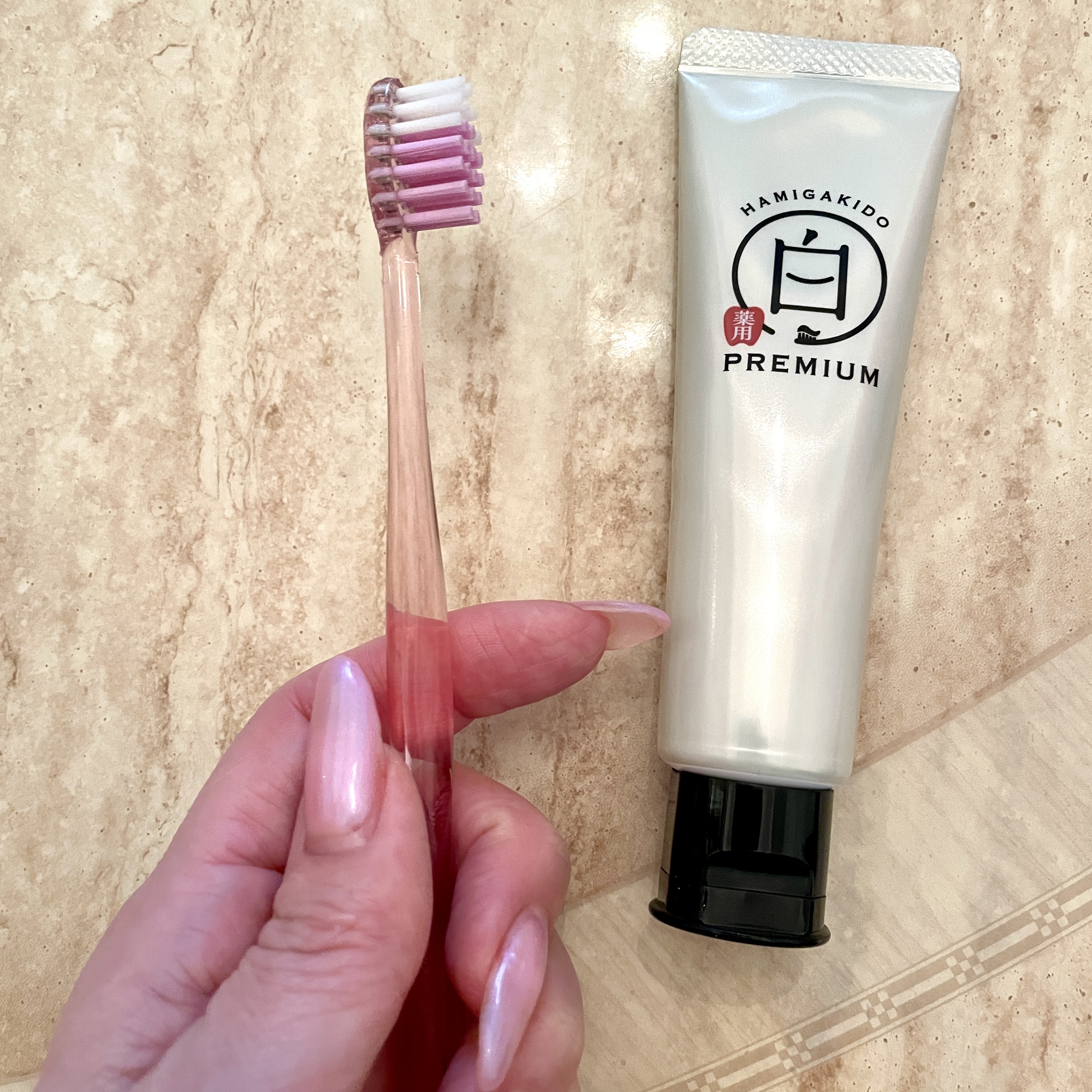 歯磨き堂 薬用ホワイトニングペースト プレミアム 60g/歯磨き堂/歯磨き粉を使ったクチコミ（2枚目）