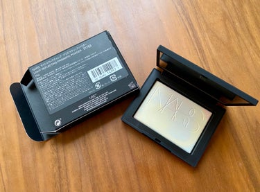 ライトリフレクティング プリズマティックパウダー/NARS/プレストパウダーを使ったクチコミ（2枚目）