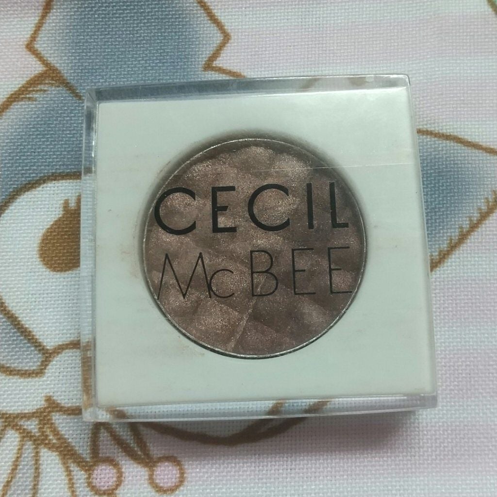 CMBパウダーアイシャドウ/セリア/単色アイシャドウを使ったクチコミ(1枚目)