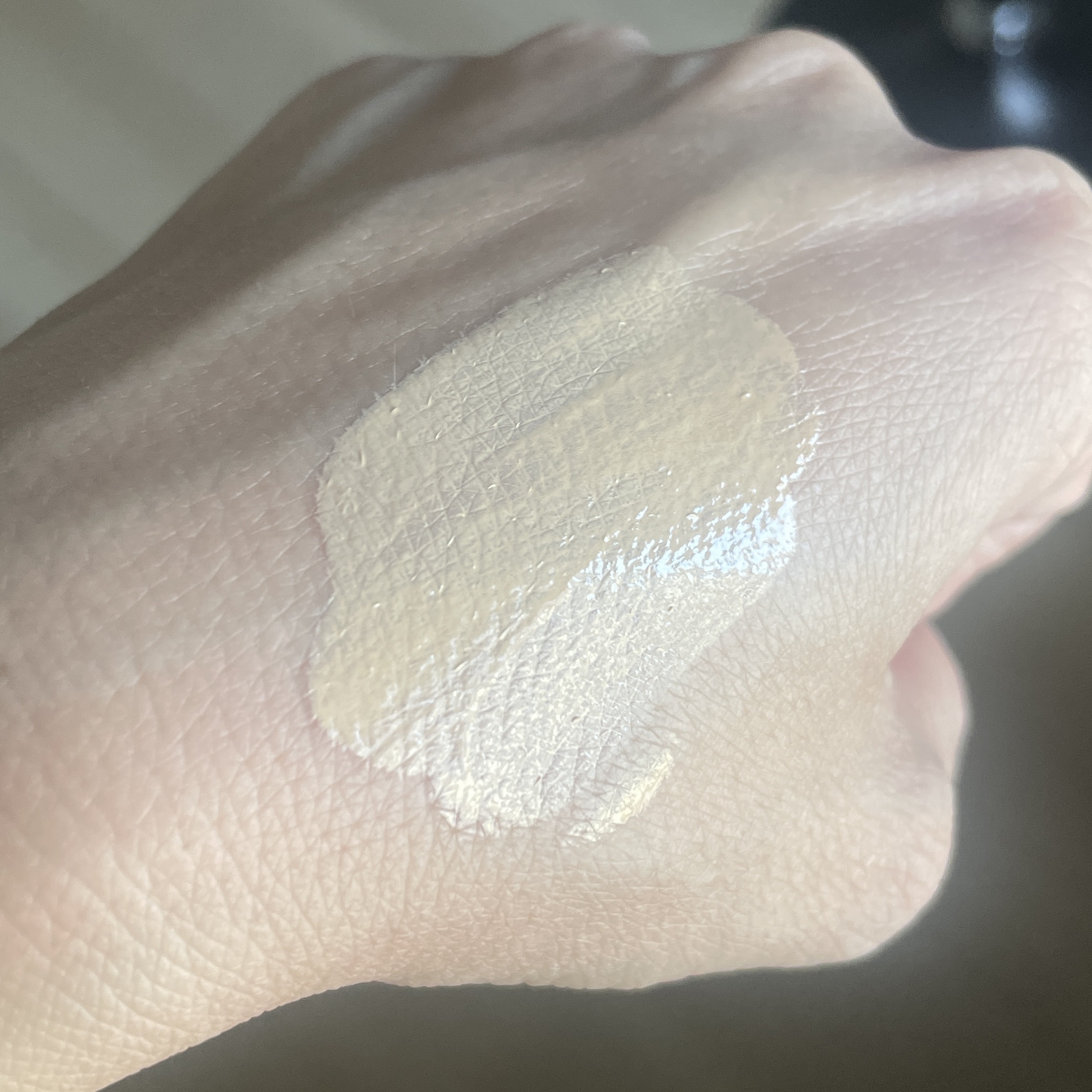 Celvoke スキンレゾネート リキッドファンデーションのクチコミ「
今日8月18日に発売したCelvokeの新作ファンデ🧚‍♀️
美容成分が83％配合の肌と一体.....」（3枚目）