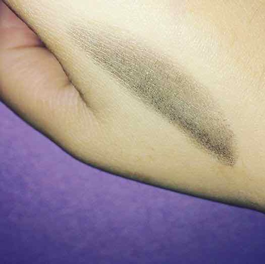 カラーリッシュ ルルージュ/ロレアル パリ/口紅を使ったクチコミ(3枚目)