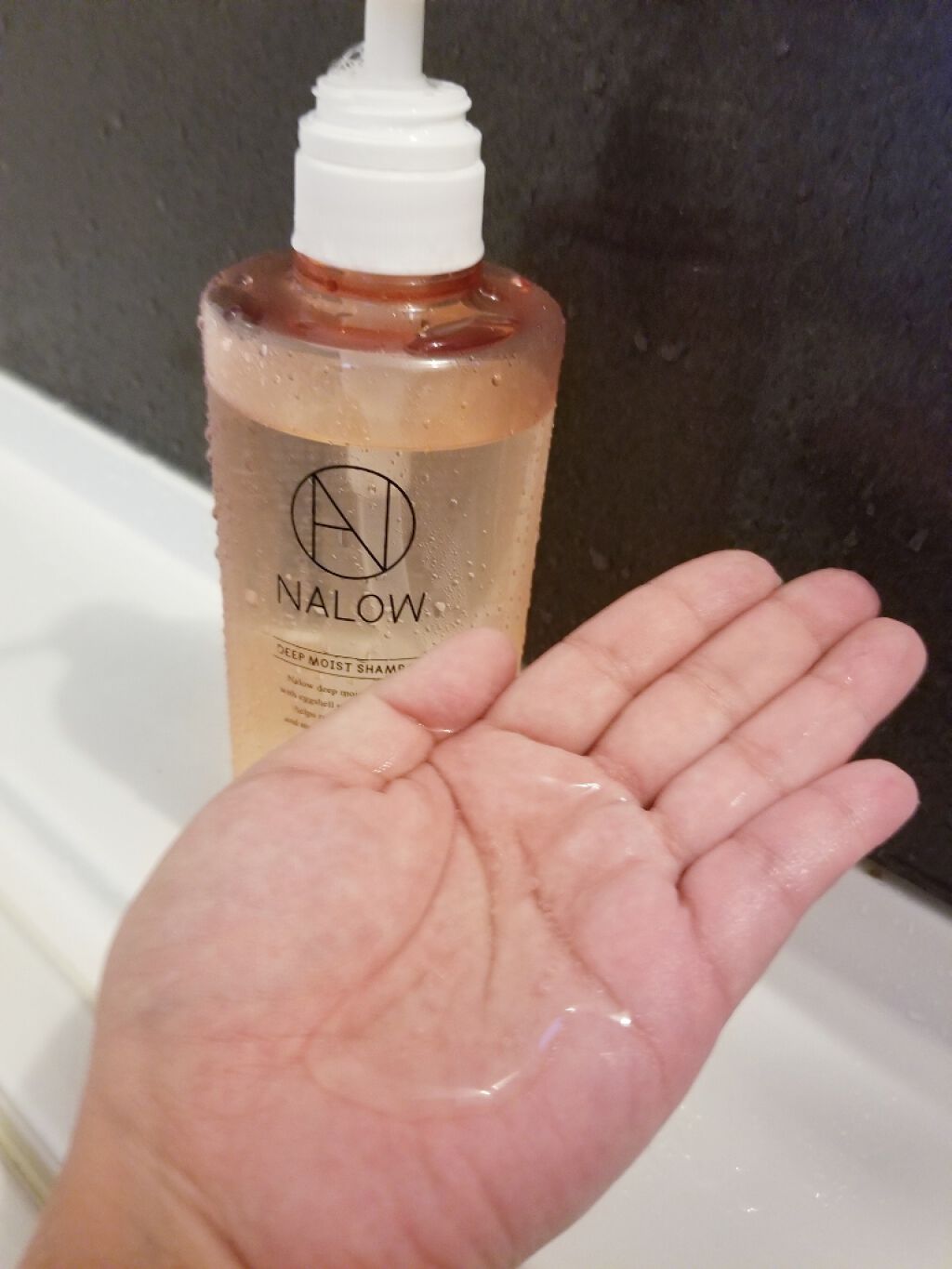 まきろい on LIPS 「NALOWナロウディープモイストシャンプー 内容量490ml ..」(3枚目)