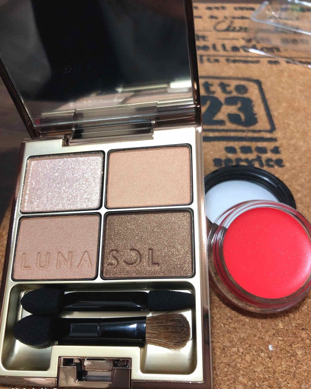 スキンモデリングアイズ/LUNASOL/アイシャドウパレットを使ったクチコミ（2枚目）