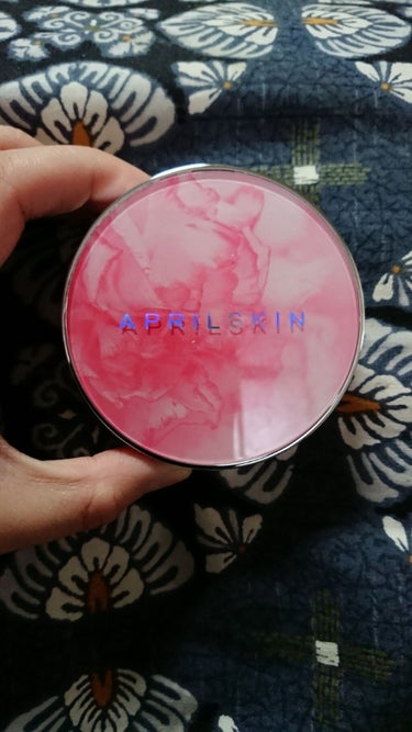 今回の購入品のaprilskin❗😆
ファンデーション21号です☺️
このファンデーションは重ね付けしても厚くならないし、
重たくない‼️ビックリした😵
しかも崩れにくかったです❤️最高😃⤴️⤴️

Q