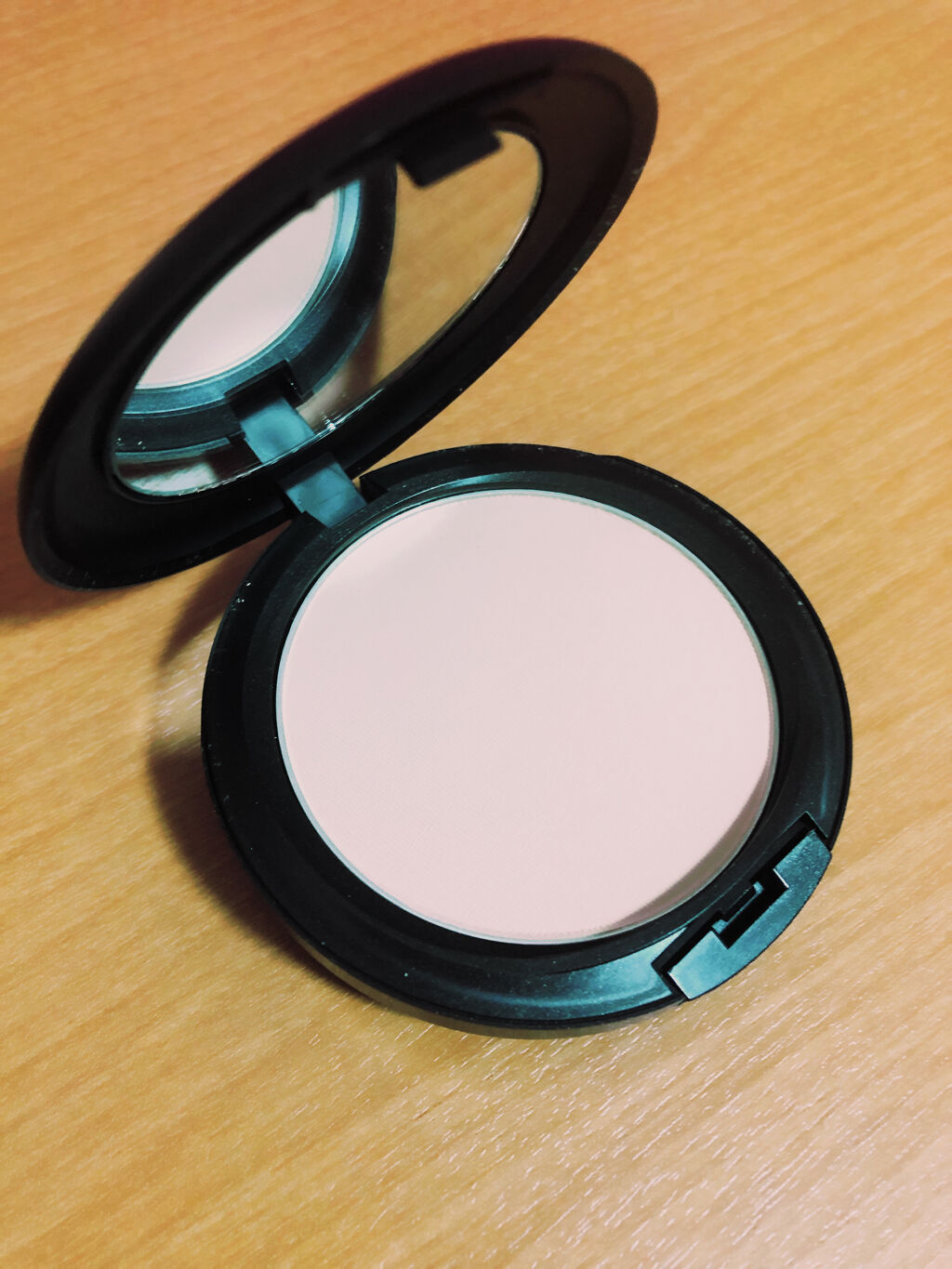 スタジオ フィックス パウダー プラス ファンデーション NC20/M・A・C/パウダーファンデーションを使ったクチコミ（2枚目）