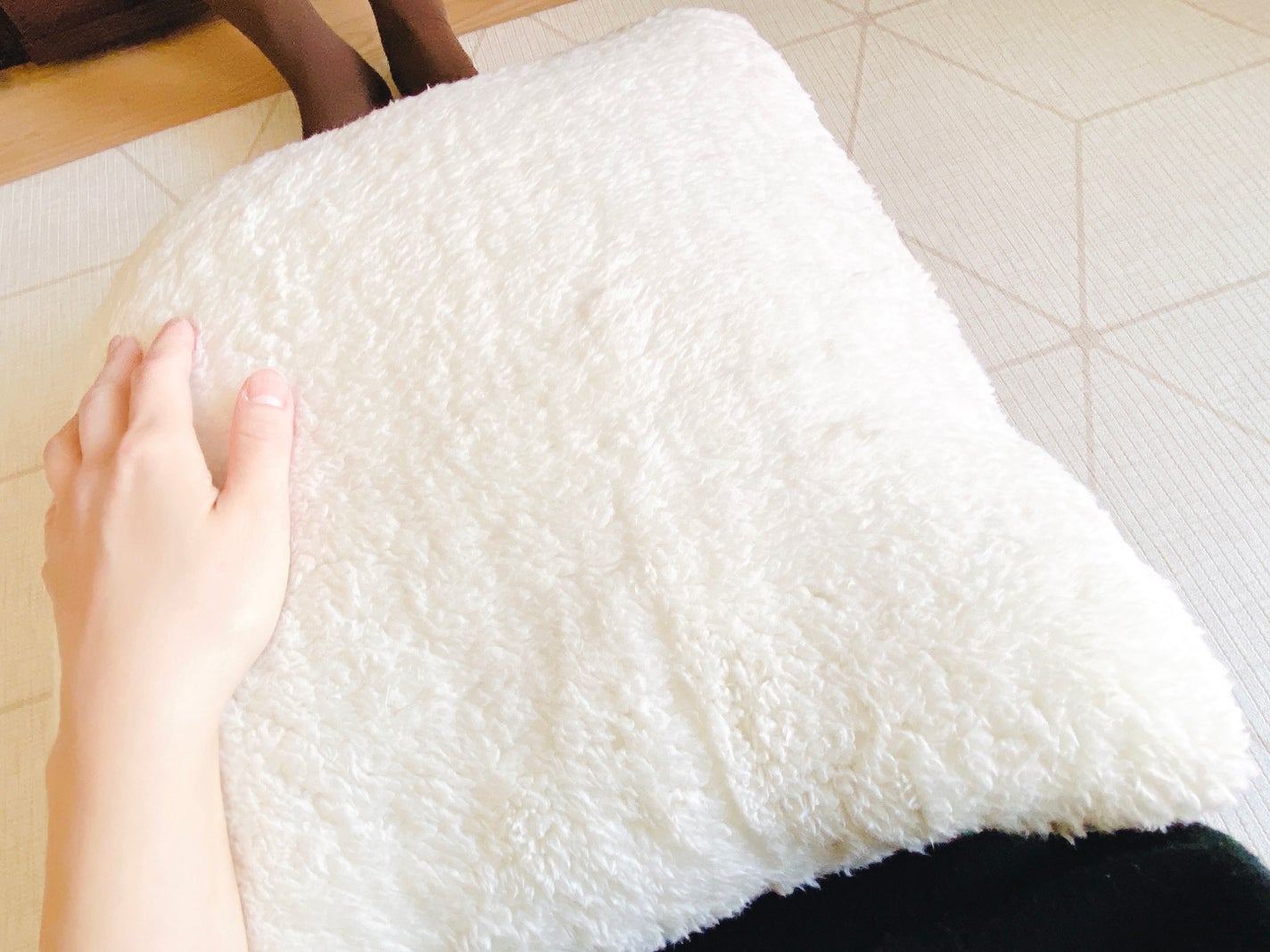 もややい on LIPS 「クッションにもなる 着る毛布✨快適、おしゃれなグッズがたくさん..」(4枚目)